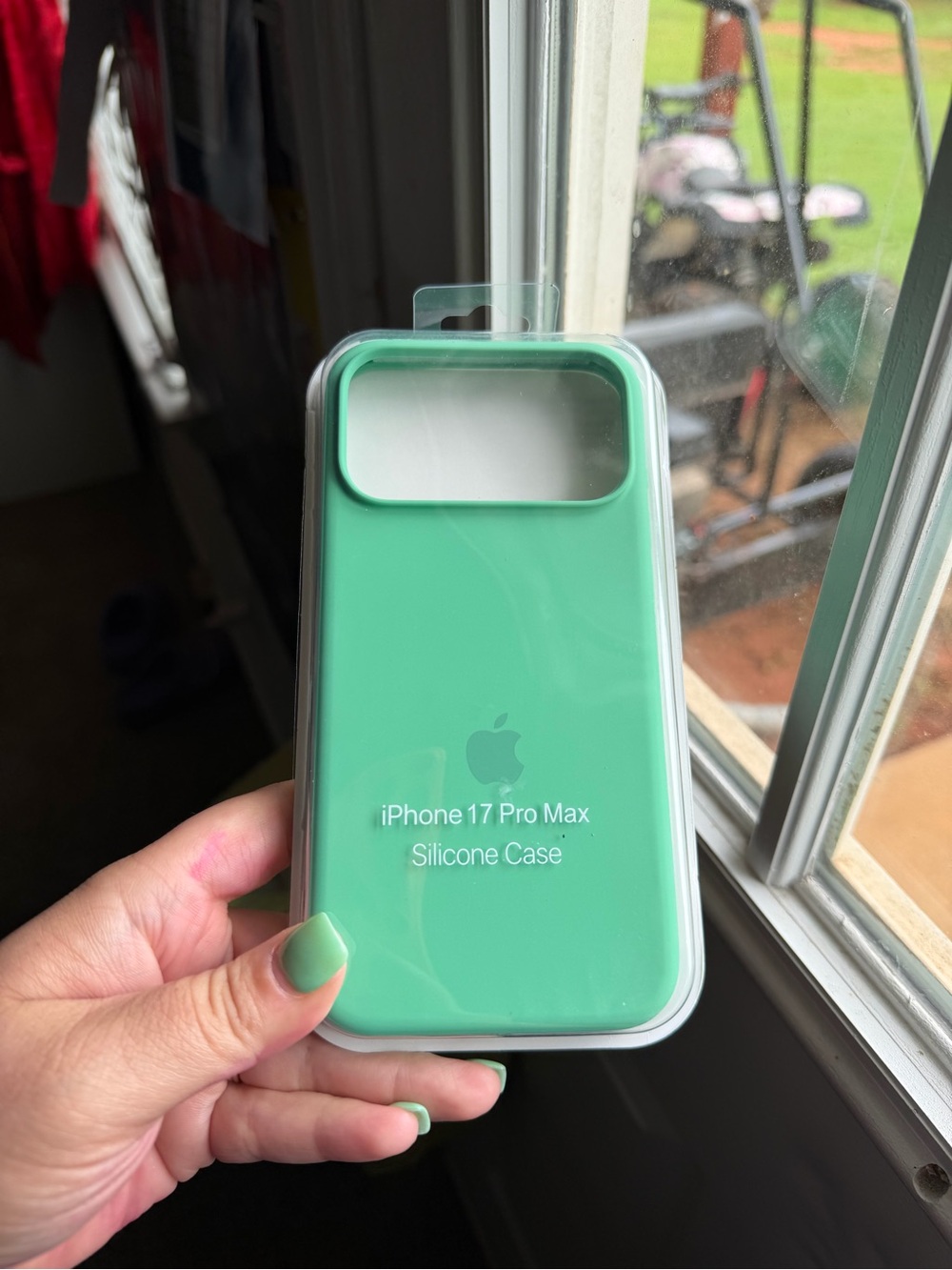 Apple iPhone 17 Pro Max Silicone Case in Mint